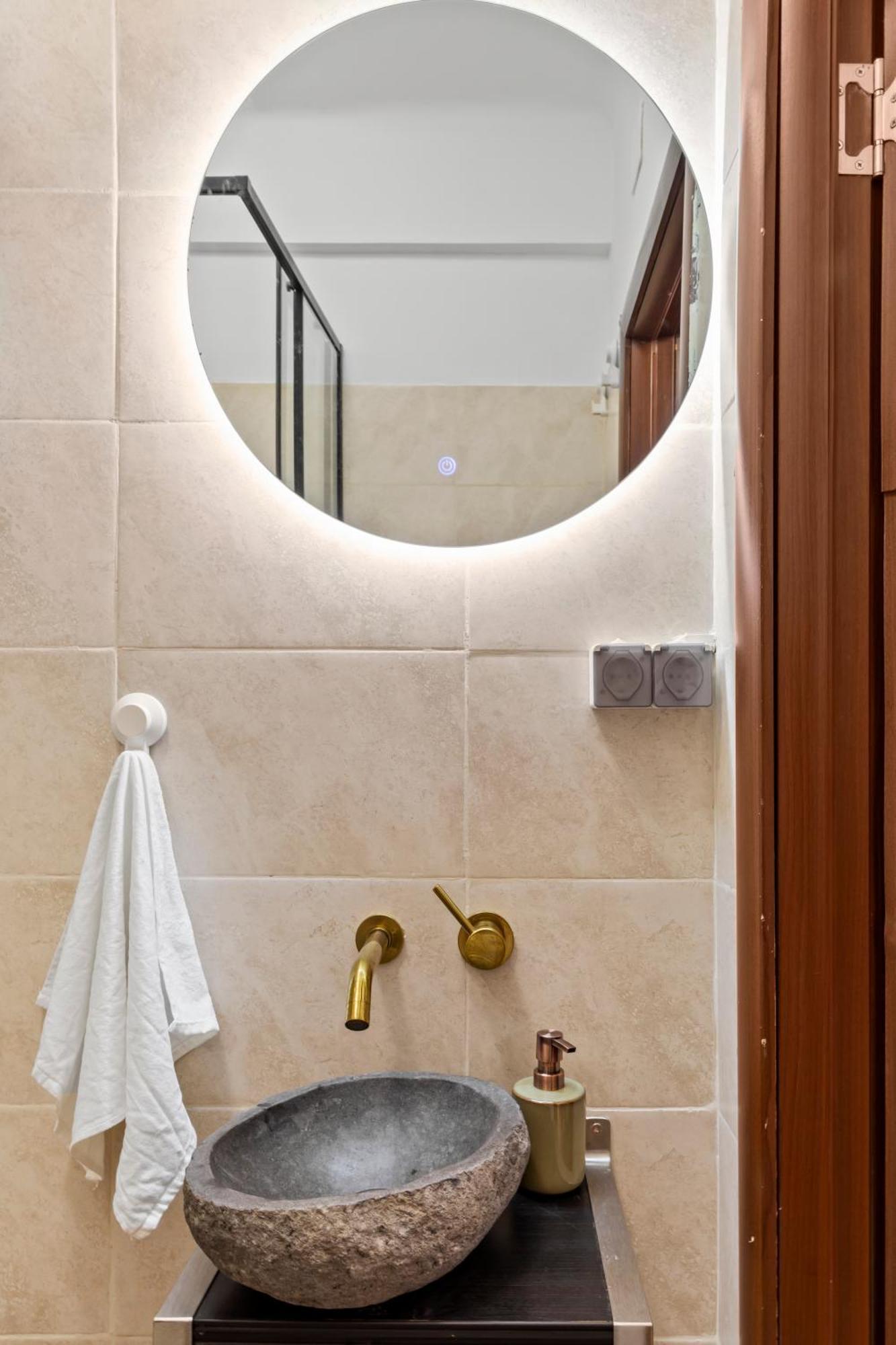 Upscale Studio, Walking Distance From The Old Town Bukarest Exterior foto