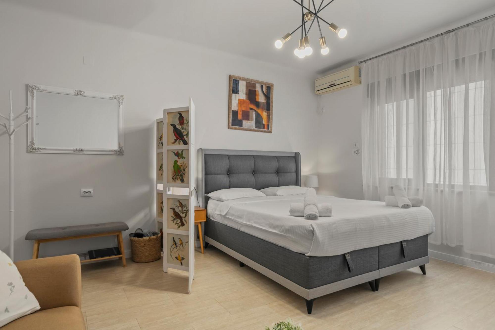 Upscale Studio, Walking Distance From The Old Town Bukarest Exterior foto