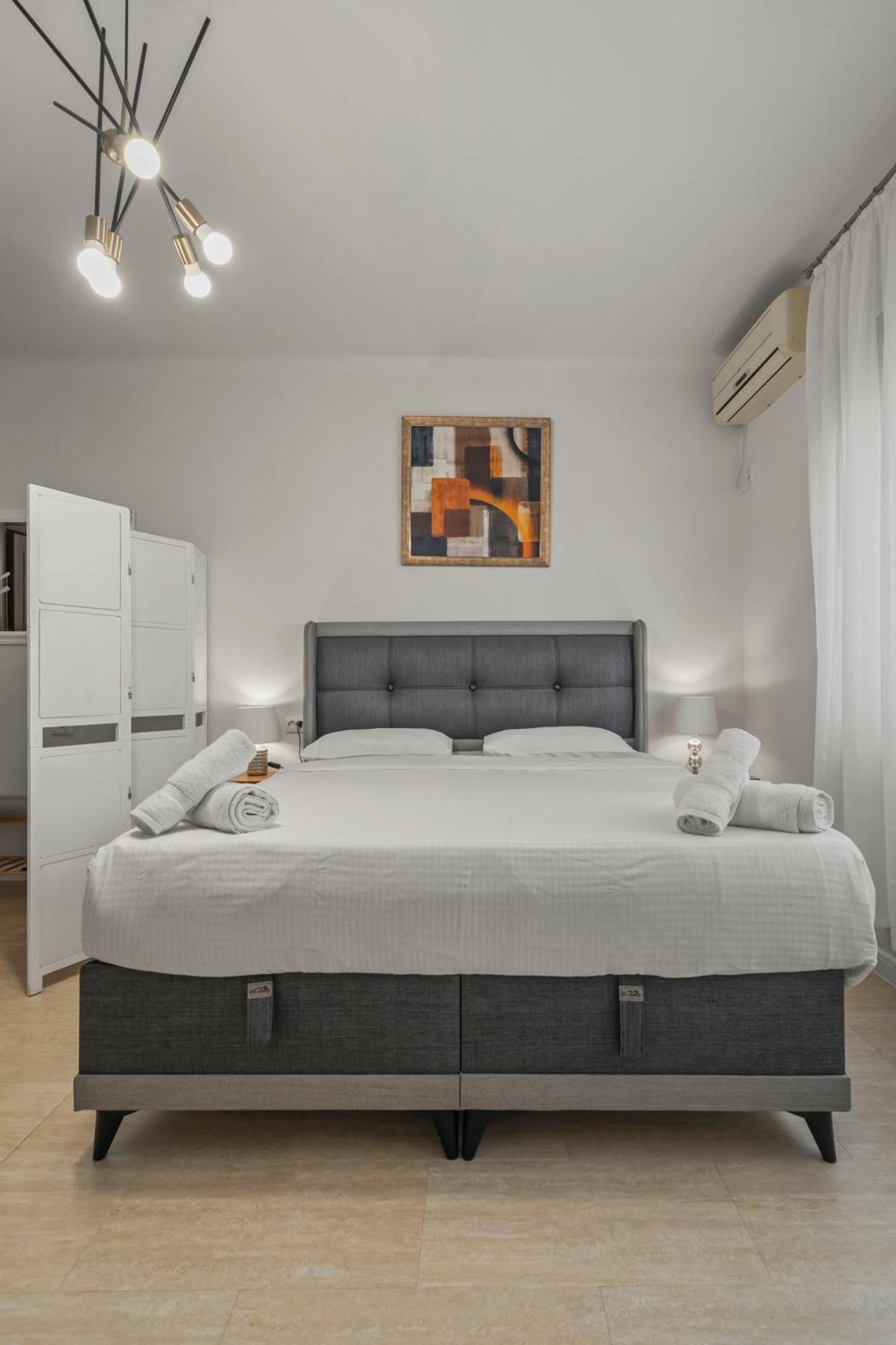Upscale Studio, Walking Distance From The Old Town Bukarest Exterior foto